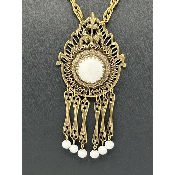 Vintage Gold Tone Dangle And Fringe Medallion Necklace - Picture 2 of 8